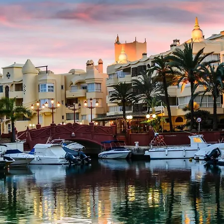 Puerto Marina Willa *